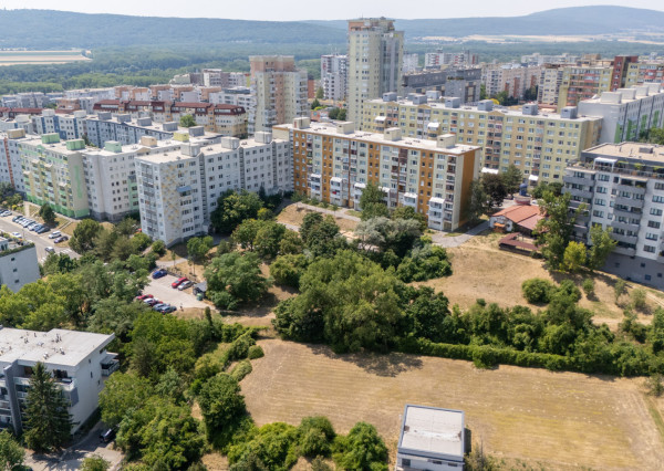 Na predaj 3-izbový byt s dvoma loggiami, BA - Karlova Ves