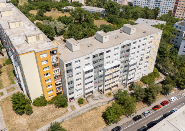Na predaj 3-izbový byt s dvoma loggiami, BA - Karlova Ves