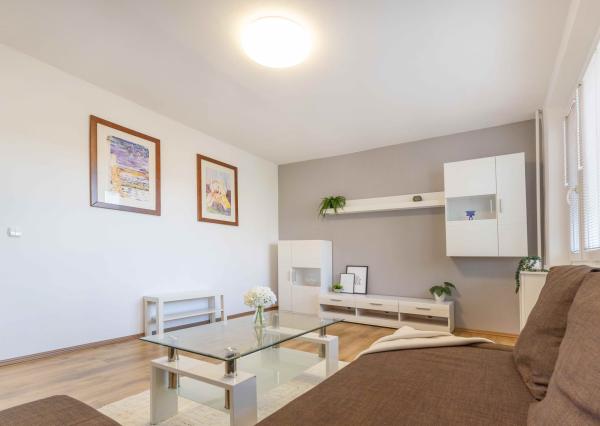 Na prenájom utulný 2-izbový byt, Bratislava – Nové Mesto