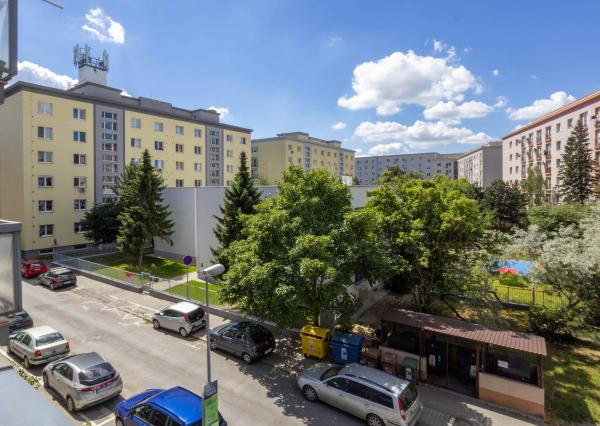 Na prenájom utulný 2-izbový byt, Bratislava – Nové Mesto