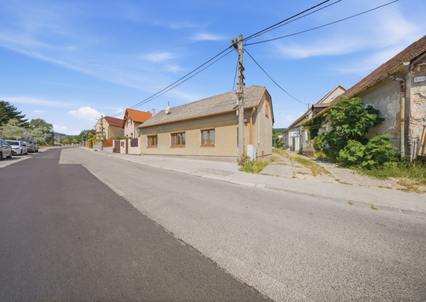 Na predaj útulný 2,5-izbový rodinný dom v Rači