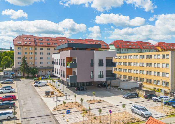 Na odstúpenie zabehnutý svadobný salón v Bardejove