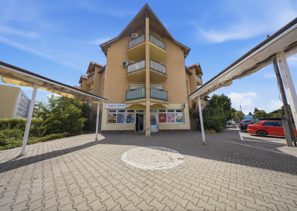 Na predaj kompletne zariadený 2,5 izbový byt na Kysuckej ulici v Senci