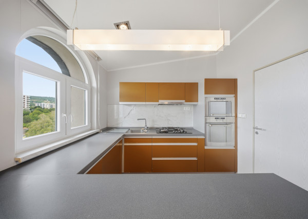 Na predaj 4-izbový byt s výhľadom na Malé Karpaty v Rači