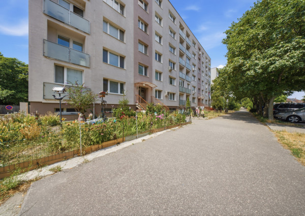Na predaj 1-izbový byt s balkónom vhodný na investíciu v Šamoríne
