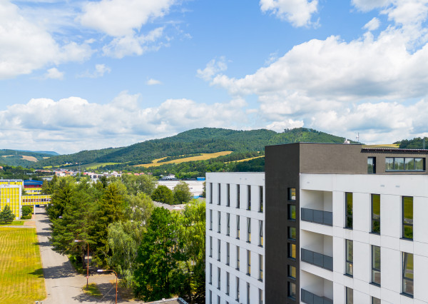 Na predaj investičný zariadený 1-izbový apartmán (nebytový priestor) v Bardejove