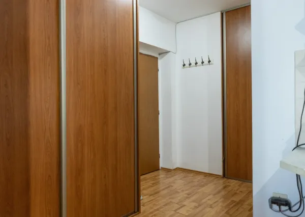 Na prenájom 1-izbový byt v širšom centre Šamorína