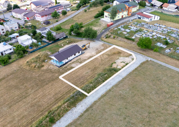 Na predaj pozemok v Hrabičove