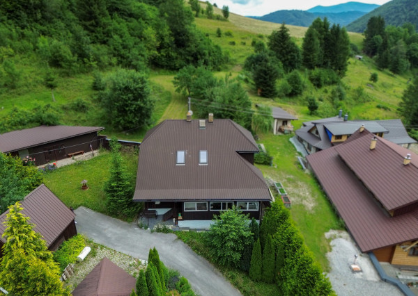 Na predaj investičná nehnuteľnosť v srdci Zázrivej | Veľkorysý priestor | Potenciál krátkodobého prenájmu
