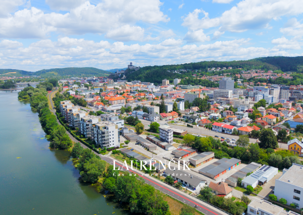 NA PREDAJ | MUROVANÁ GARÁŽ S MONTÁŽNOU JAMOU NA UL. RYBÁRSKA | TRENČÍN