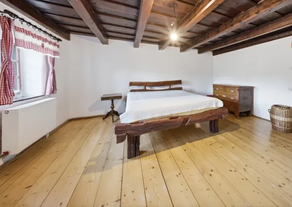 Na predaj útulný zrekonštruovaný 4-izbový vidiecky dom v Dolnom Lopašove