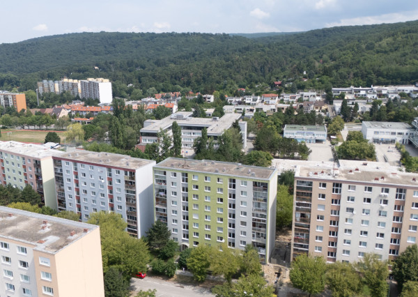 Na predaj 3-izbový byt (pôvodne 2-izbový) v Bratislave - Lamač