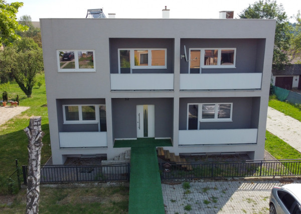 Na predaj rodinný dom s 10 ubytovacími jednotkami v obci Bardoňovo