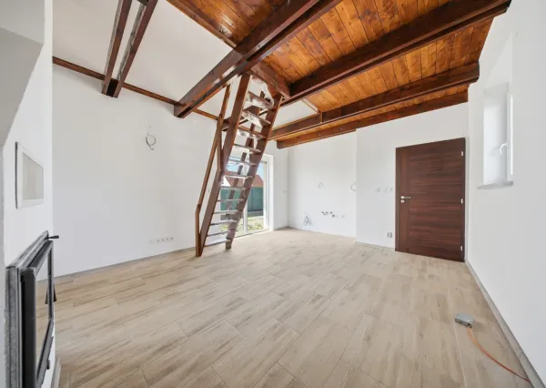 Na predaj 4-izbový rodinný dom v Moste pri Bratislave – časť Zelená Voda