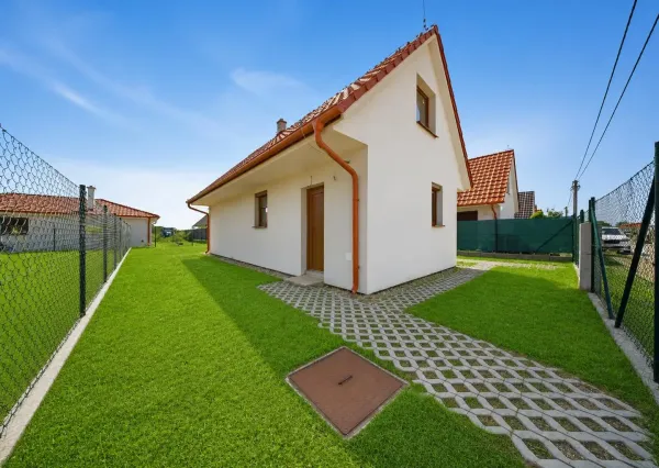 Na predaj 4-izbový rodinný dom v Moste pri Bratislave – časť Zelená Voda