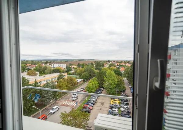 Na prenájom kompletne zrekonštruovaný 2-izbový byt vo Vrábľoch