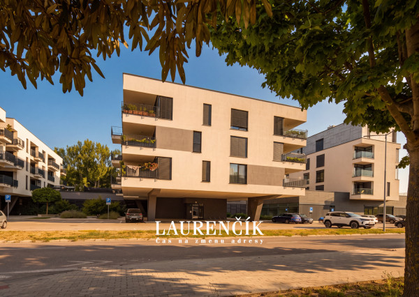 NA PREDAJ | 1 -IZBOVÝ BYT NA UL. KARPATSKÁ | GREENBAY RESIDENCE - TRENČÍN