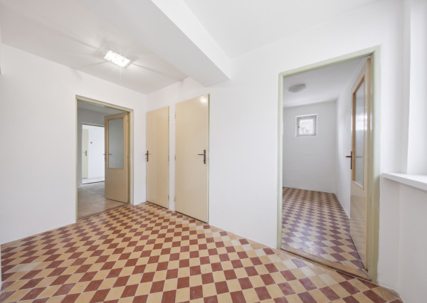 Na predaj priestranný 3-izbový rodinný dom v Suchej nad Parnou