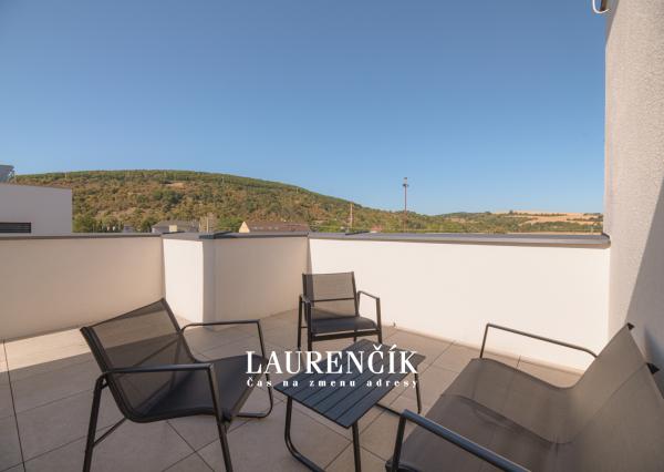NA PRENÁJOM | LUXUSNÝ 3 - IZBOVÝ BYT  S VÝHĽADOM NA HRAD | TRENČÍN - ZLATOVCE