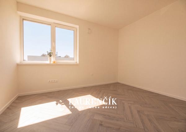 NA PRENÁJOM | LUXUSNÝ 3 - IZBOVÝ BYT  S VÝHĽADOM NA HRAD | TRENČÍN - ZLATOVCE