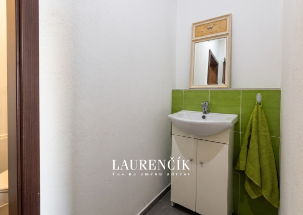 NA PRENÁJOM | OBCHODNÝ PRIESTOR V ŠIRŠOM CENTRE | TRENČÍN - UL.  IVANA OLBRACHTA