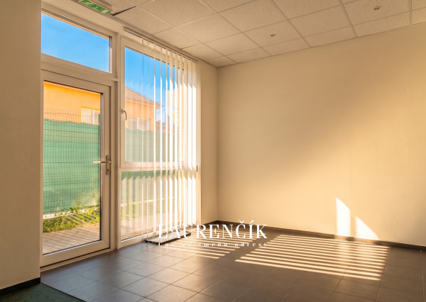 NA PRENÁJOM | OBCHODNÝ PRIESTOR V ŠIRŠOM CENTRE | TRENČÍN - UL. I. OLBRACHTA