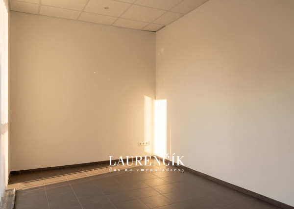 NA PRENÁJOM | OBCHODNÝ PRIESTOR V ŠIRŠOM CENTRE | TRENČÍN - UL. I. OLBRACHTA