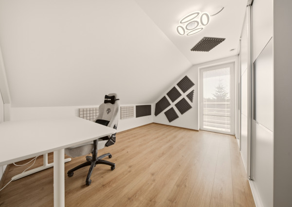 Na predaj 5-izbový rodinný dom v obci Váhovce