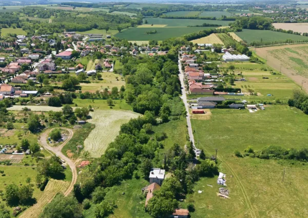 Na predaj investičný pozemok vo Vieske nad Žitavou