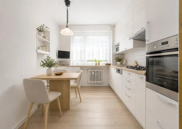 Na predaj svetlý 3-izbový byt s balkónom v Karlovej Vsi – blízko lesa a centra