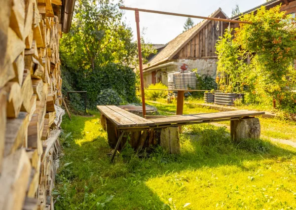 Na predaj priestranný vidiecky dom v obci Helcmanovce