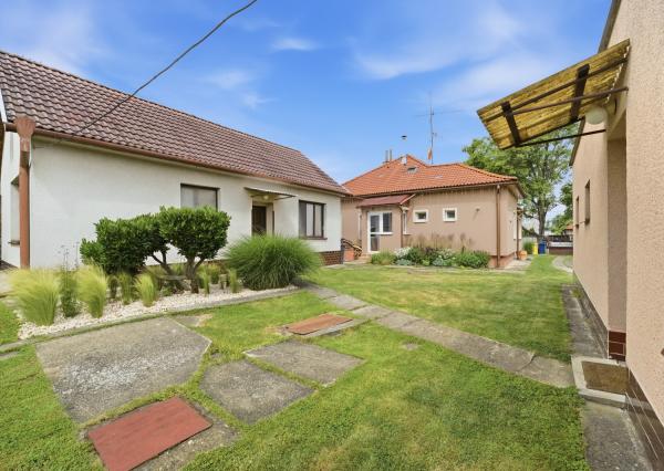 Na predaj rodinný dom s veľkou záhradou ideálny na bývanie aj podnikanie v Nitre