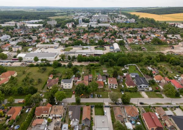 Na predaj rodinný dom s veľkou záhradou ideálny na bývanie aj podnikanie v Nitre