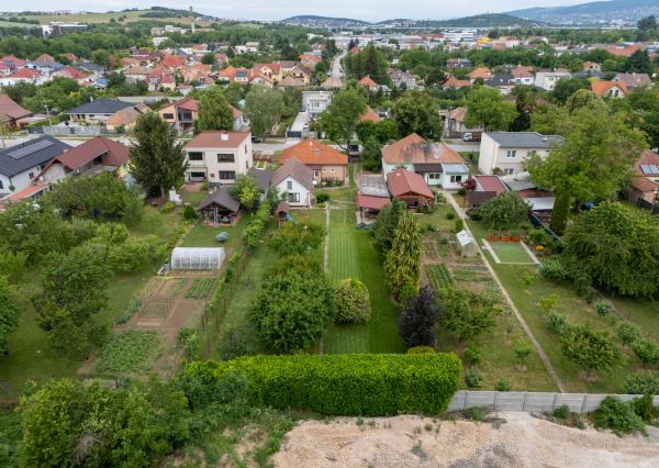 Na predaj rodinný dom s veľkou záhradou ideálny na bývanie aj podnikanie v Nitre
