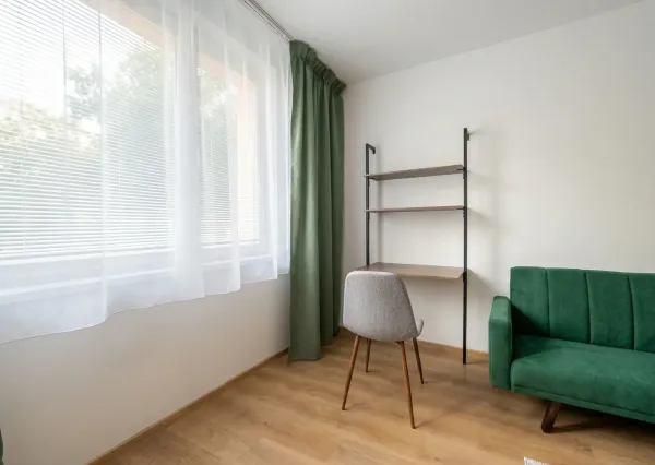 Na prenájom vkusne zrekonštruovaný 2-izbový byt pri OC Retro, Ružinov