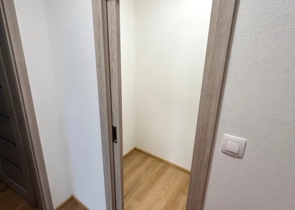 Na prenájom vkusne zrekonštruovaný 2-izbový byt pri OC Retro, Ružinov