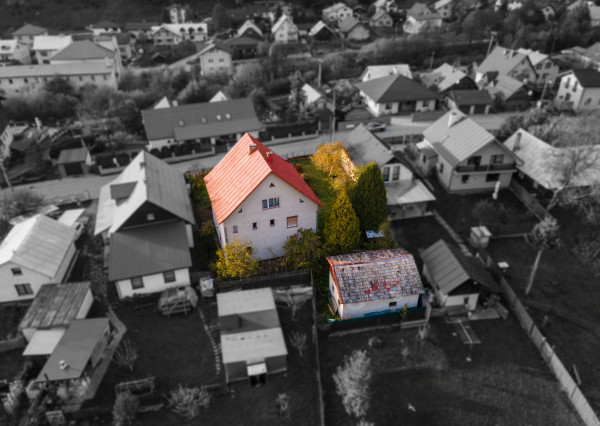 ZNÍŽENÁ CENA: Na predaj investičný dom pri lyžiarskom vleku v Oščadnici