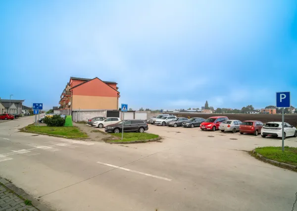 Na prenájom priestranný 2-izbový byt s parkovaním v Malackách