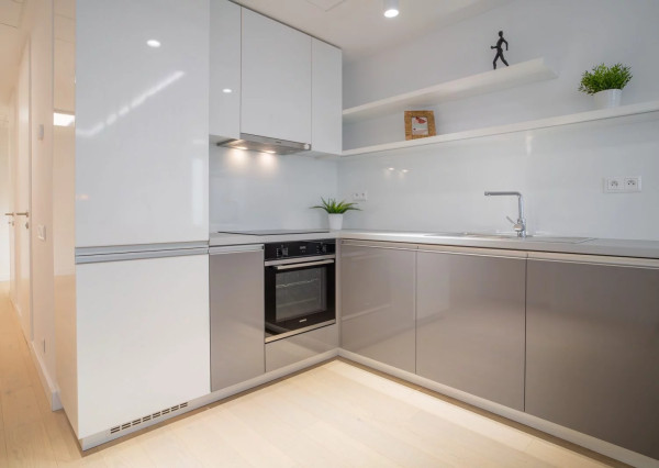 Na prenájom štýlový 3-izbový byt v SKYPARK RESIDENCE s panoramatickým výhľadom