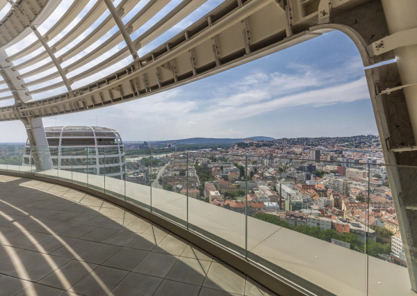Na prenájom štýlový 3-izbový byt v SKYPARK RESIDENCE s panoramatickým výhľadom