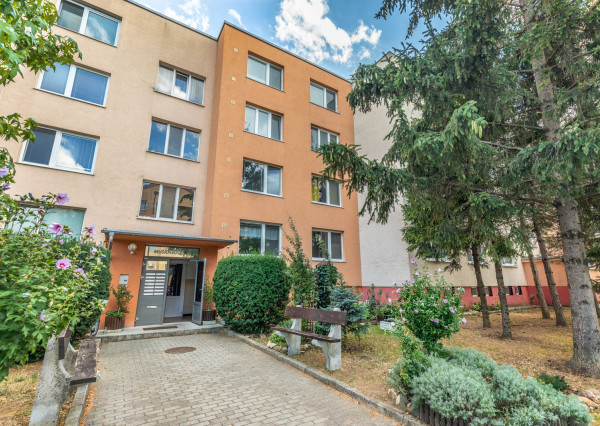 INVESTÍCIA, KTORÁ  ZARÁBA OD PRVÉHO DŇA | 2-IZBOVÝ BYT + 16 m² PIVNICA + PARKOVANIE | PEZINOK