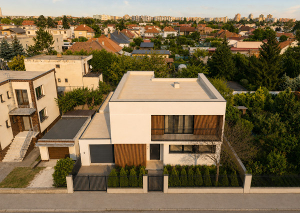 MÝTNA | Výnimočný rodinný dom v Nových Zámkoch | Smart home príprava | Interiérový projekt na mieru
