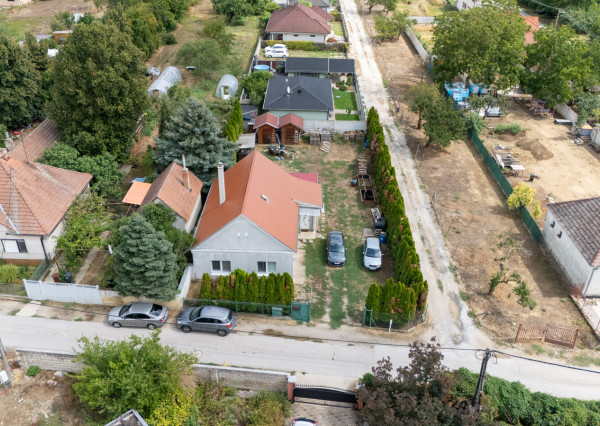 Na predaj kompletne zrekonštruovaný 3-izbový rodinný dom v obci Šoporňa