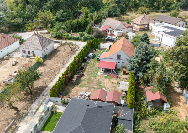 Na predaj kompletne zrekonštruovaný 3-izbový rodinný dom v obci Šoporňa
