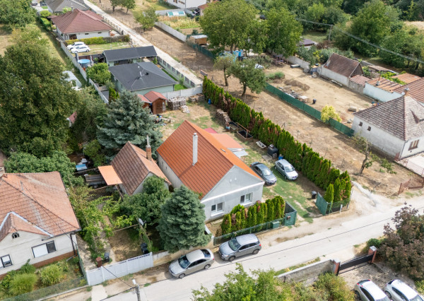 Na predaj kompletne zrekonštruovaný 3-izbový rodinný dom v obci Šoporňa