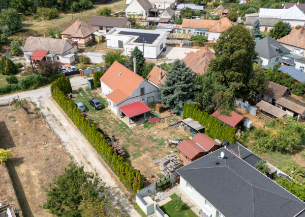 Na predaj kompletne zrekonštruovaný 3-izbový rodinný dom v obci Šoporňa
