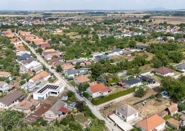 Na predaj kompletne zrekonštruovaný 3-izbový rodinný dom v obci Šoporňa