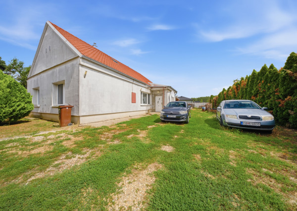 Na predaj kompletne zrekonštruovaný 3-izbový rodinný dom v obci Šoporňa