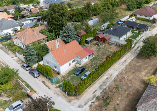 Na predaj kompletne zrekonštruovaný 3-izbový rodinný dom v obci Šoporňa