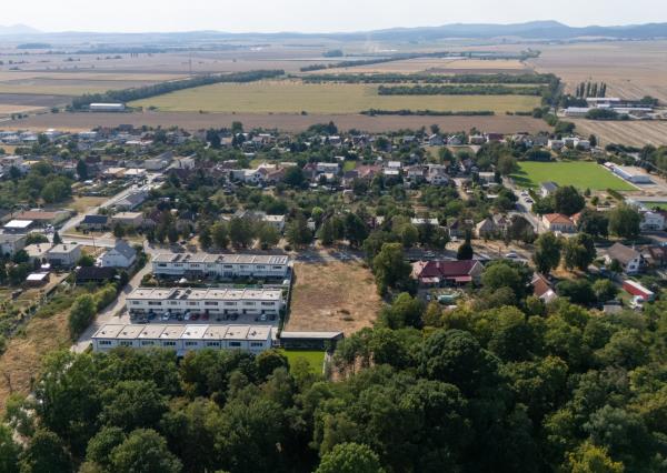 Na predaj veľky pozemok v Borovciach so silným potenciálom